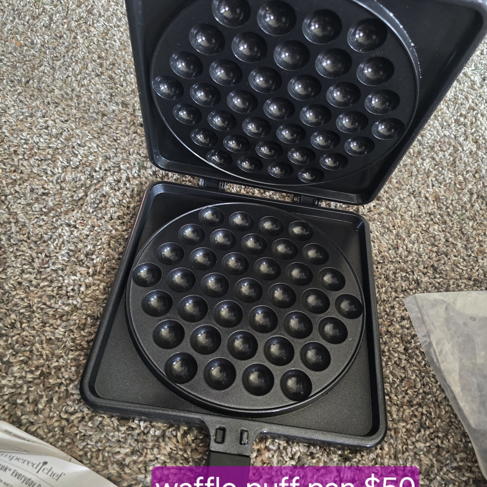 Pampered Chef Black Waffle Puff Pan